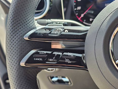 Used 2026 Mercedes-Benz GLC 300 image 27