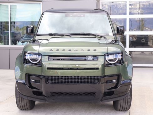New 2026 Land Rover Defender 110 X-Dynamic SE AWD/4WD image 2