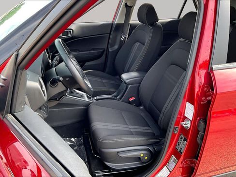 Used 2025 Hyundai Venue SEL FWD image 8
