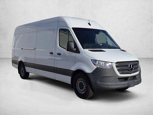 Used 2024 Mercedes-Benz Sprinter 2500 image 3