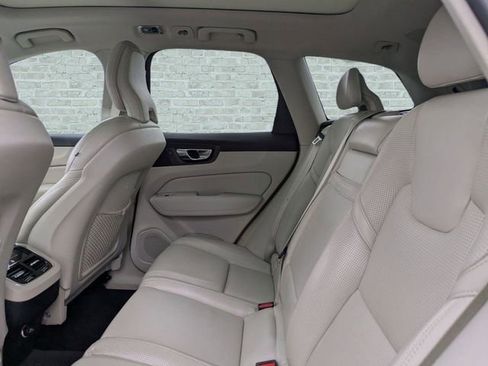 Used 2019 Volvo XC60 T5 Inscription w/ Protection Package Premier FWD image 14