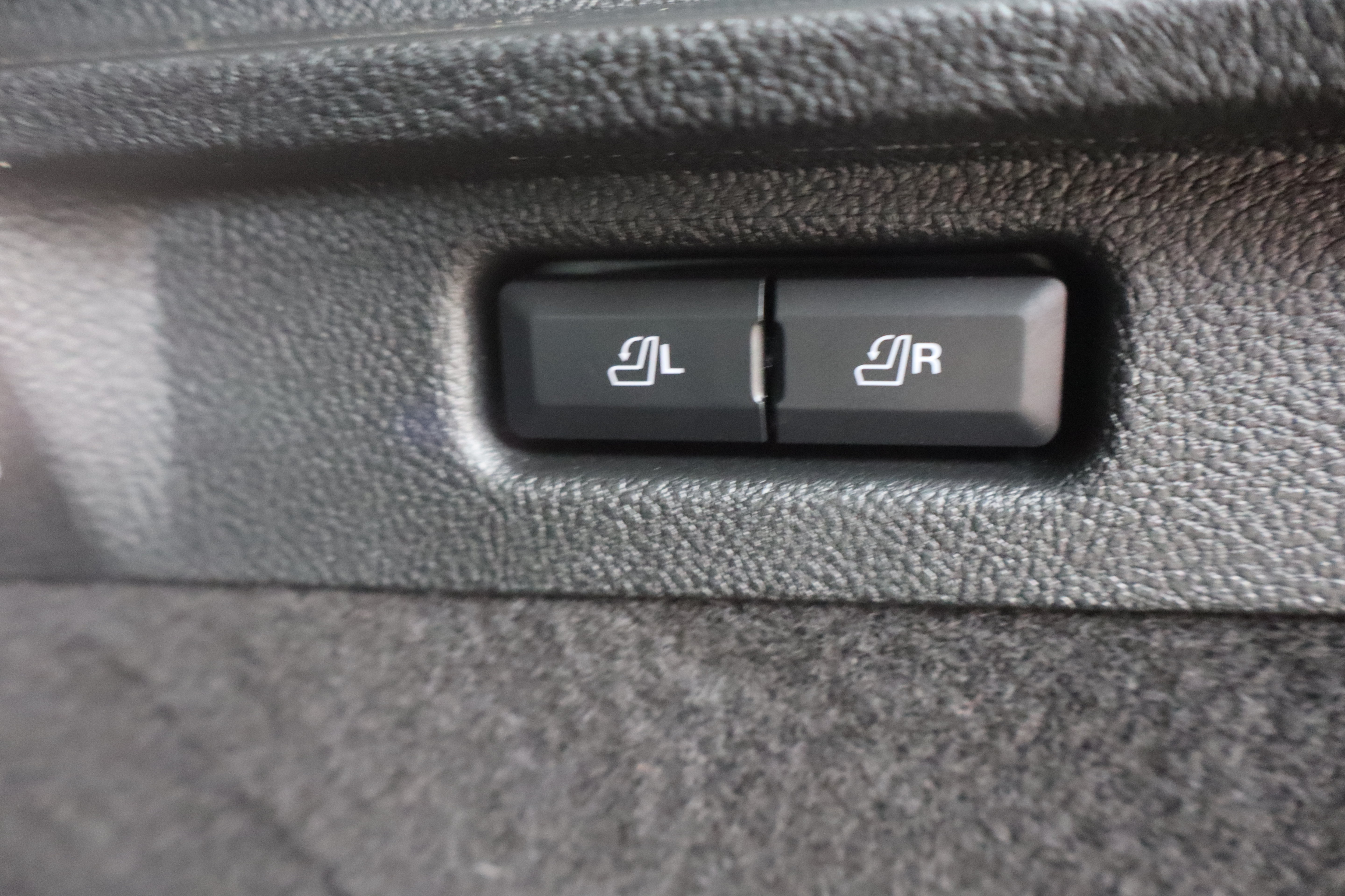 Used 2024 Lincoln Corsair AWD w/ Equipment Group 101A image 27