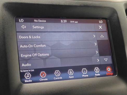 Used 2019 Jeep Cherokee Latitude Plus w/ Comfort/Convenience Group AWD/4WD image 41
