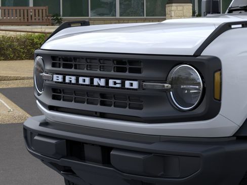 New 2025 Ford Bronco 4-Door AWD/4WD image 19
