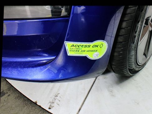 Used 2023 Tesla Model 3 Standard Range image 10