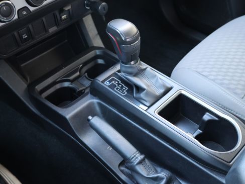 Used 2023 Toyota Tacoma SR AWD/4WD image 32