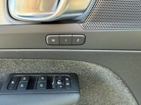 New 2025 Volvo XC40 B5 Core image 12