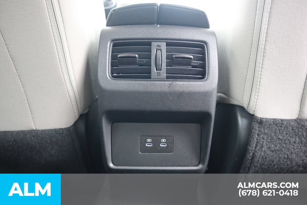 Used 2025 Nissan Rogue SV FWD image 24