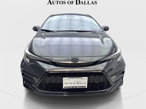 Used 2025 Toyota Corolla SE FWD image 3