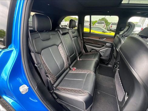 Used 2022 Jeep Grand Cherokee Summit w/ Luxury Tech Group V image 27