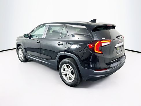 Used 2024 GMC Terrain SLE image 5