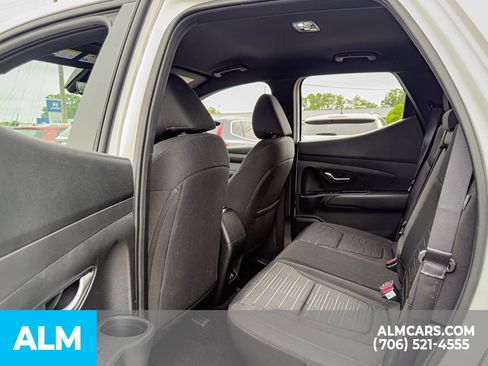 Used 2025 Hyundai Santa Cruz SE FWD image 15