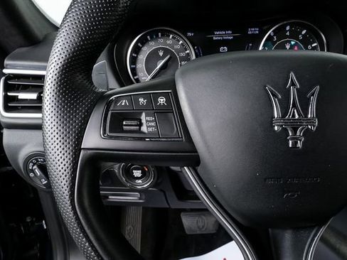 Used 2023 Maserati Ghibli Modena RWD image 9