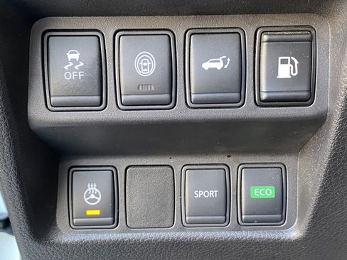 Used 2018 Nissan Rogue SL image 17