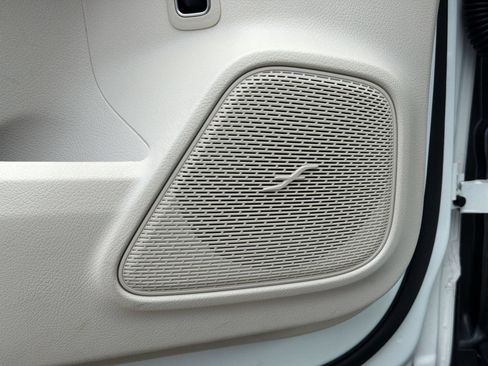 Certified 2026 Mercedes-Benz GLB 250 4MATIC image 27