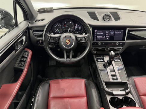 Certified 2023 Porsche Macan image 24