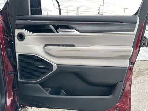 Used 2022 Jeep Grand Wagoneer Series III w/ Flexible Seating Group image 22