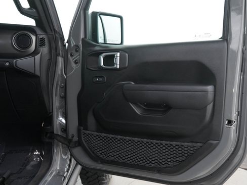 Used 2023 Jeep Wrangler Sport AWD/4WD image 9