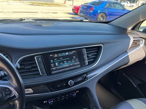 Used 2019 Buick Enclave Premium image 11