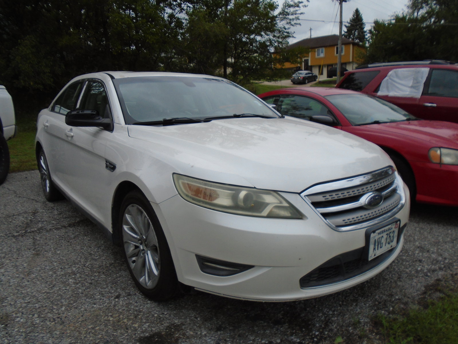 Used 2010 Ford Taurus Limited FWD image 1