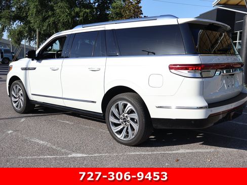 Used 2023 Lincoln Navigator L Reserve RWD image 7