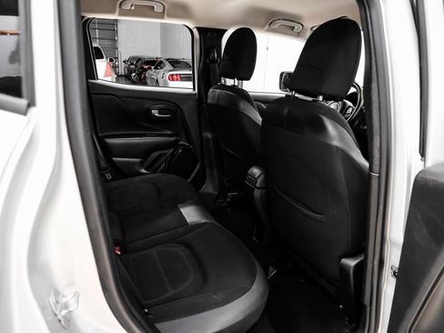 Used 2017 Jeep Renegade Altitude image 39