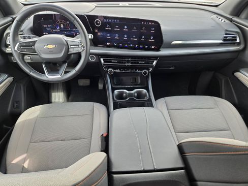 Used 2026 Chevrolet Traverse LT FWD image 19