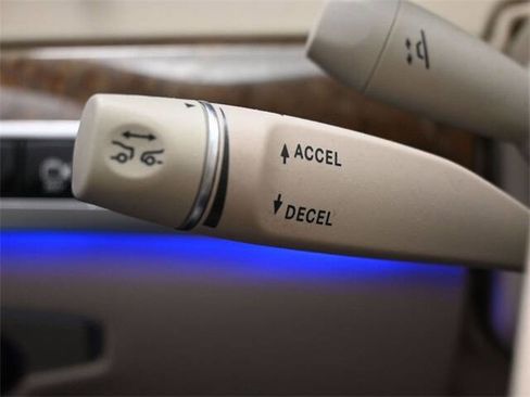 Used 2017 Mercedes-Benz S 550 4MATIC Sedan image 28