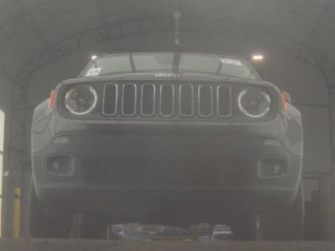 Used 2017 Jeep Renegade Latitude image 3