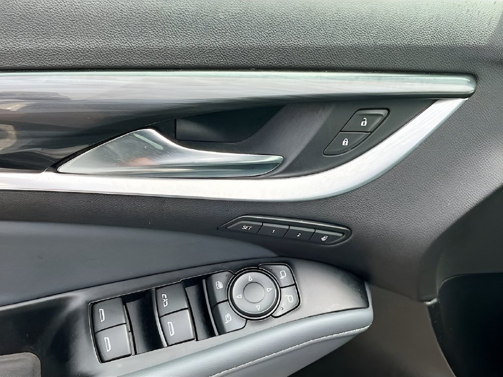 Used 2024 Buick Enclave Premium AWD/4WD image 18