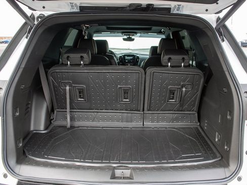 Used 2023 Chevrolet Traverse Premier w/ Redline Edition image 5