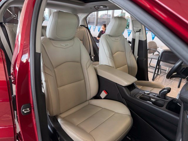 Used 2019 Cadillac XT4 Premium Luxury AWD/4WD image 26