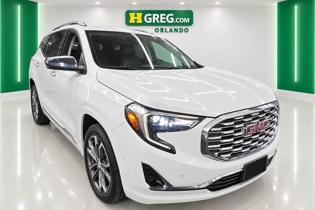 Used 2020 GMC Terrain Denali w/ Denali Premium Package FWD image 4