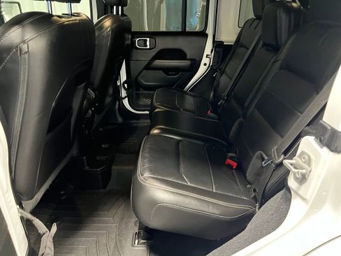 Used 2021 Jeep Wrangler Unlimited Sahara w/ Uconnect 4C Nav & Sound Group image 6