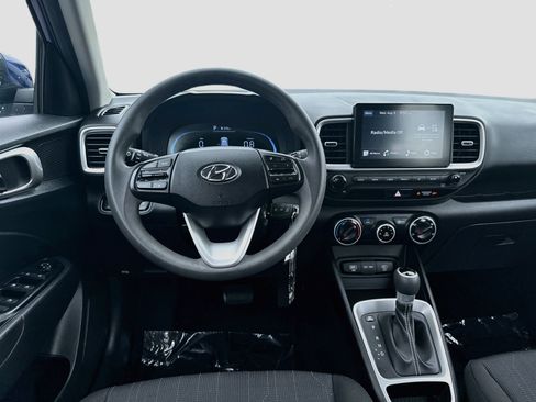 Used 2024 Hyundai Venue SE FWD image 18