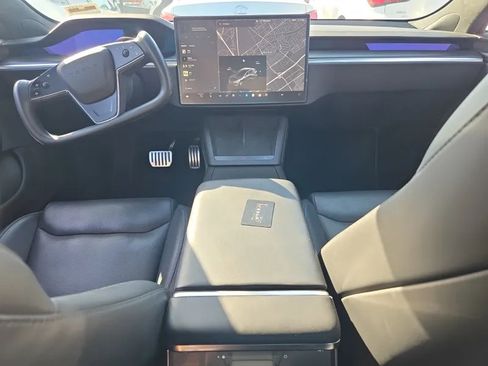 Used 2023 Tesla Model S Plaid image 3