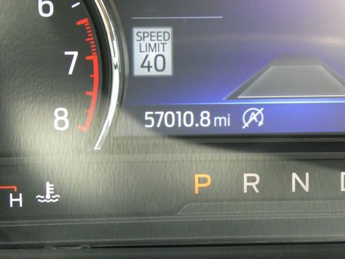 Used 2021 Ford Explorer Limited image 32