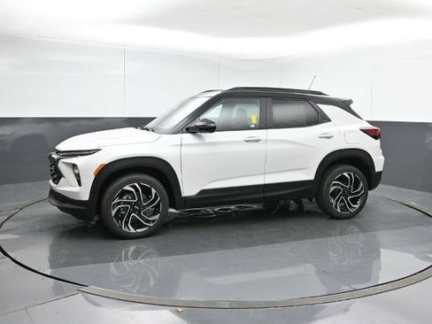 New 2026 Chevrolet TrailBlazer RS w/ Convenience Package image 2