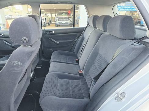 Used 2000 Volkswagen Golf GLS FWD image 10