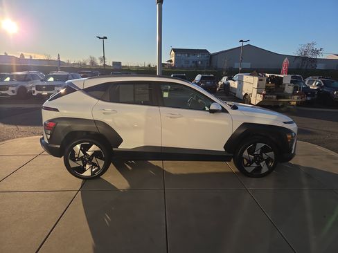 Used 2024 Hyundai Kona Limited image 6