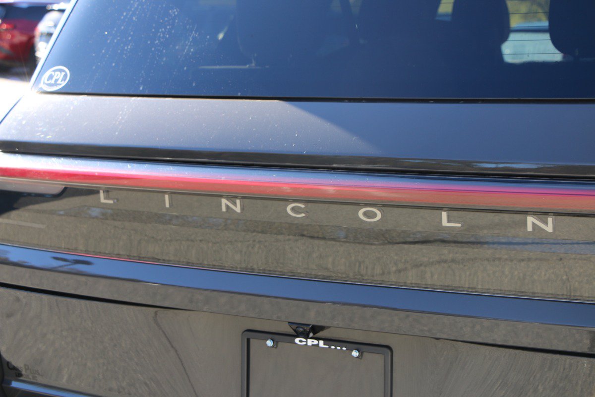 Used 2025 Lincoln Navigator Black Label AWD/4WD image 5