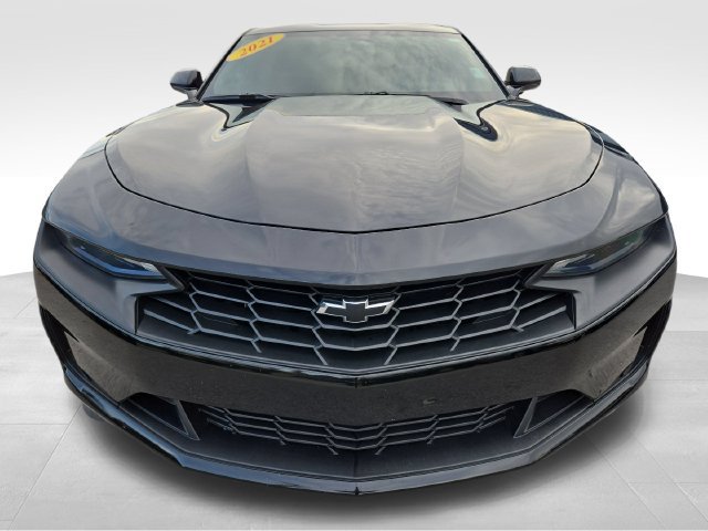 Used 2021 Chevrolet Camaro LT RWD image 4