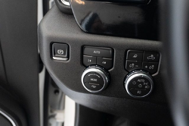 Used 2026 GMC Sierra 1500 SLT AWD/4WD image 12