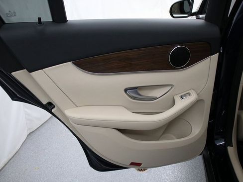 Used 2022 Mercedes-Benz GLC 300 GLC 300 image 26