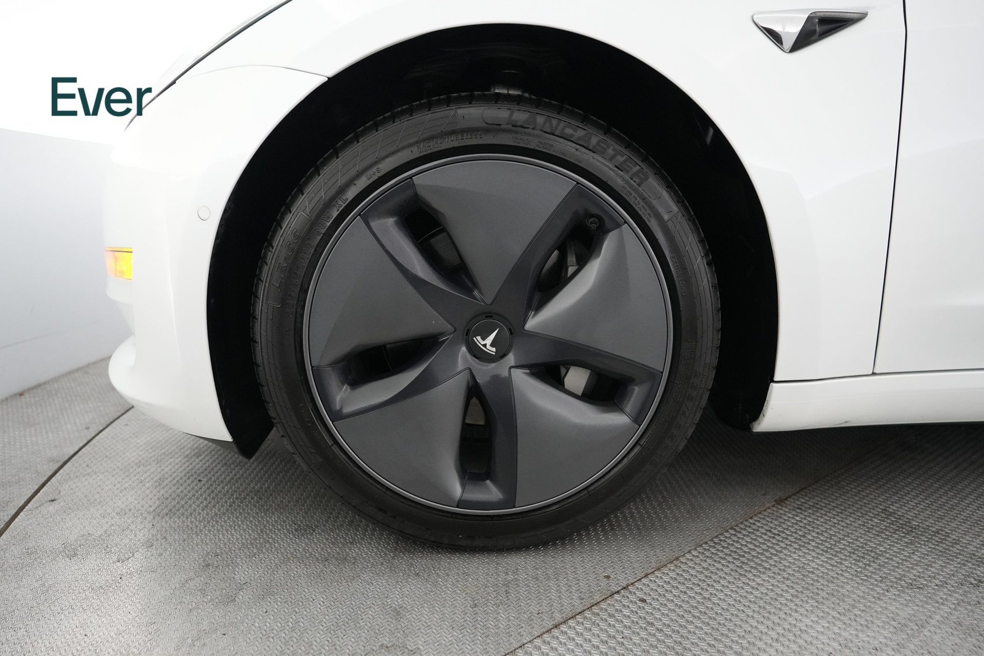 Used 2020 Tesla Model 3 Standard Range RWD image 19