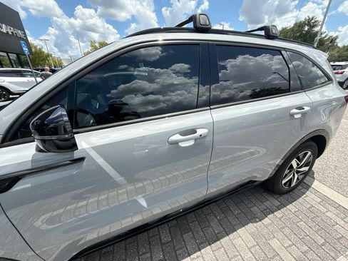 Used 2023 Kia Sorento EX w/ Panoramic Sunroof Package FWD image 4