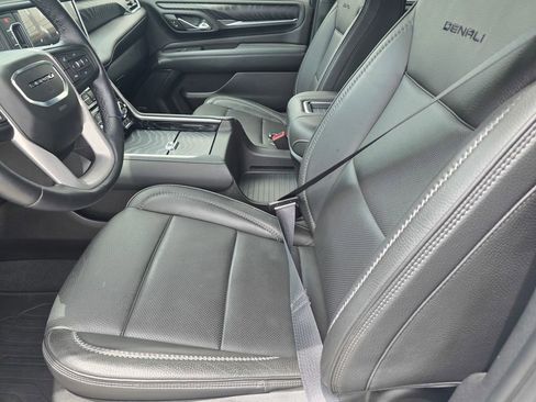 Used 2024 GMC Yukon Denali w/ Denali Reserve Package RWD image 23