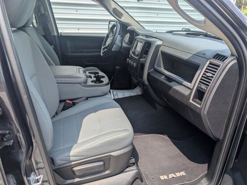Used 2018 RAM 1500 Express w/ Express Value Package AWD/4WD image 19