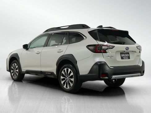 Used 2023 Subaru Outback Limited image 3