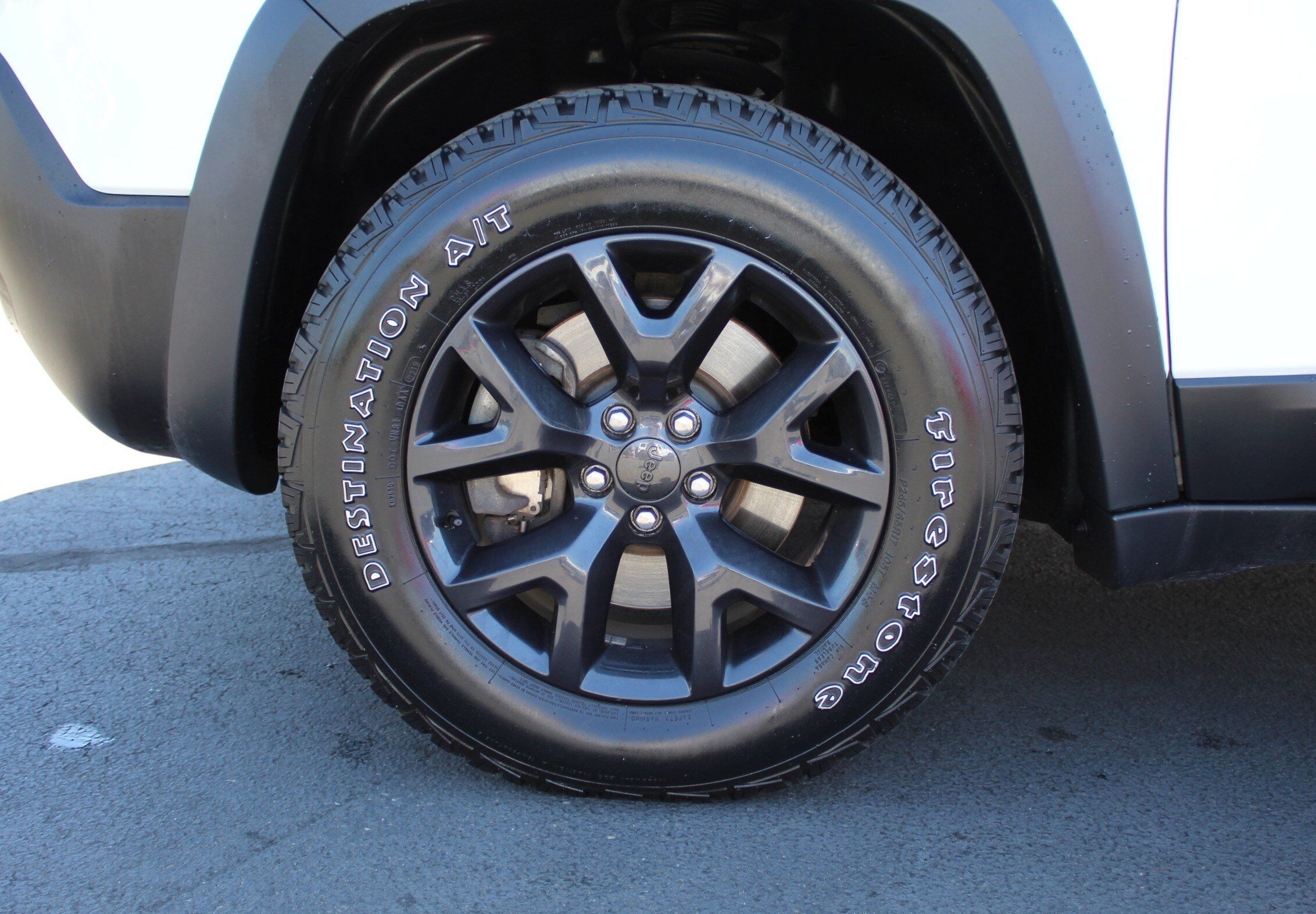 Used 2019 Jeep Cherokee Sport AWD/4WD image 15